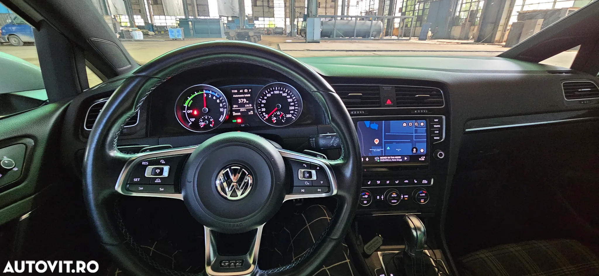 Volkswagen Golf - 2