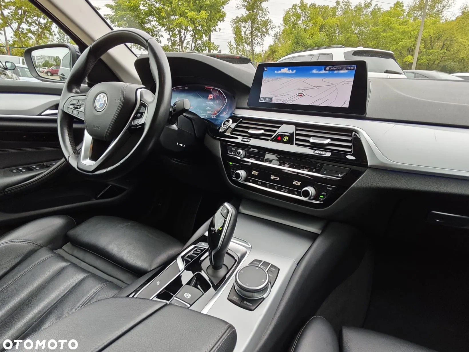 BMW Seria 5 530i GPF xDrive Luxury Line - 4