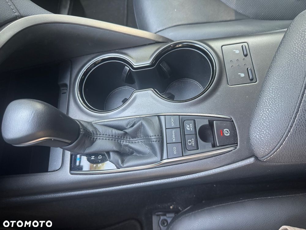 Toyota Camry 2.5 Hybrid Executive CVT - 22