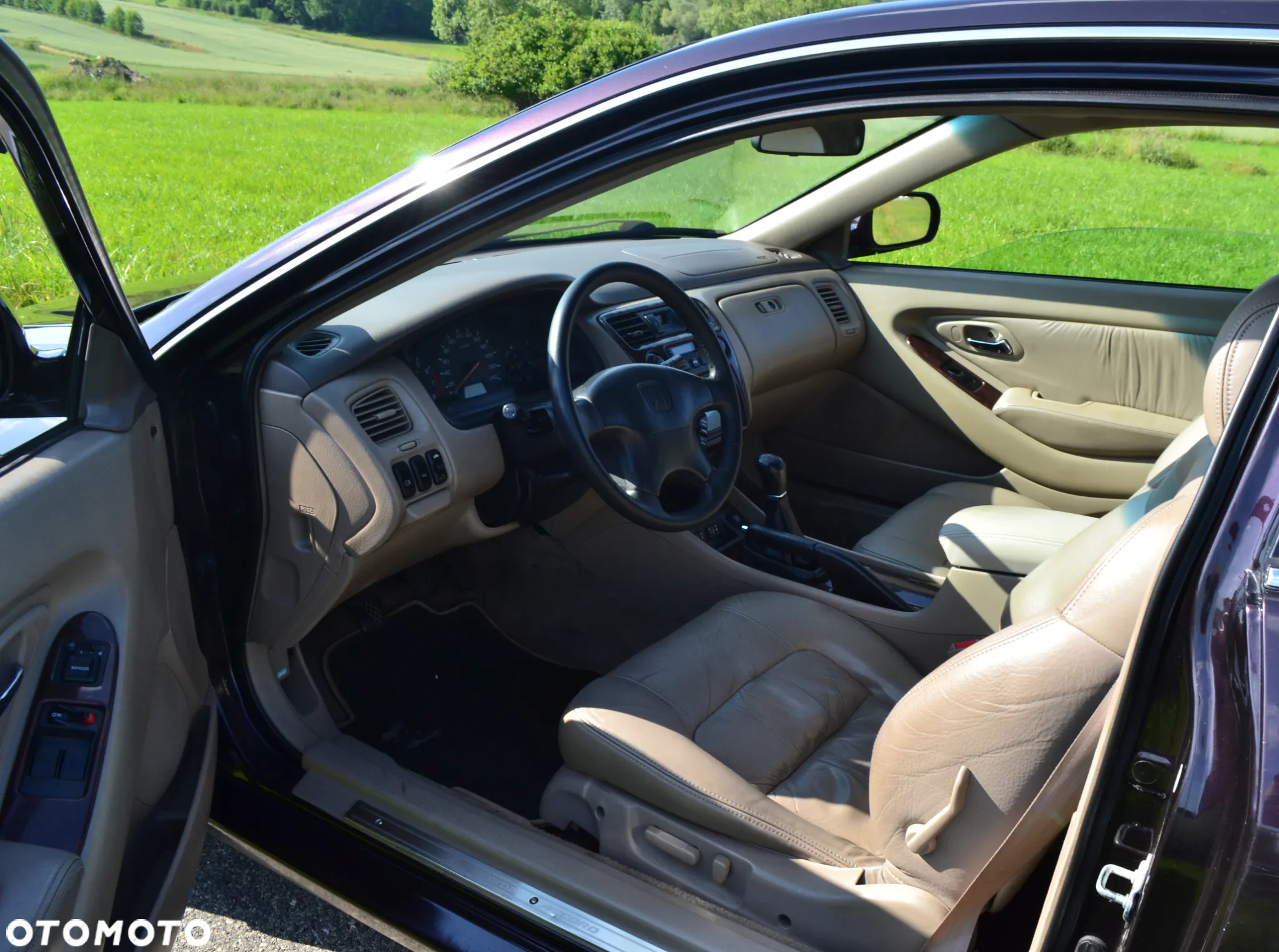 Honda Accord 2.0i ES - 12