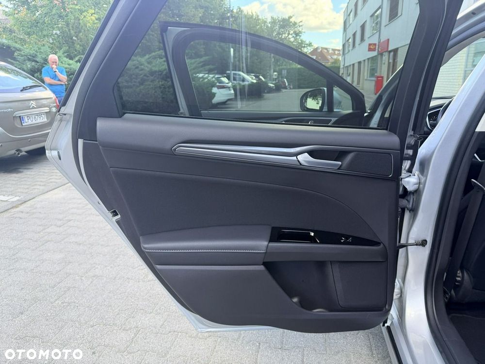 Ford Mondeo - 23
