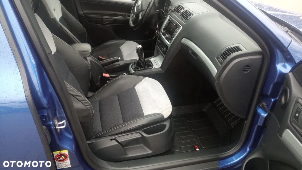 Skoda Octavia Combi 2.0 TDI CR DPF RS - 13
