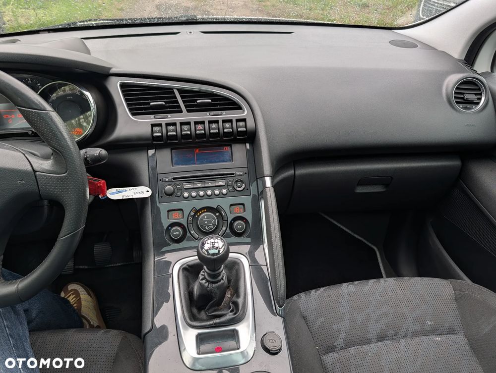 Peugeot 3008 1.6 HDi Premium - 6