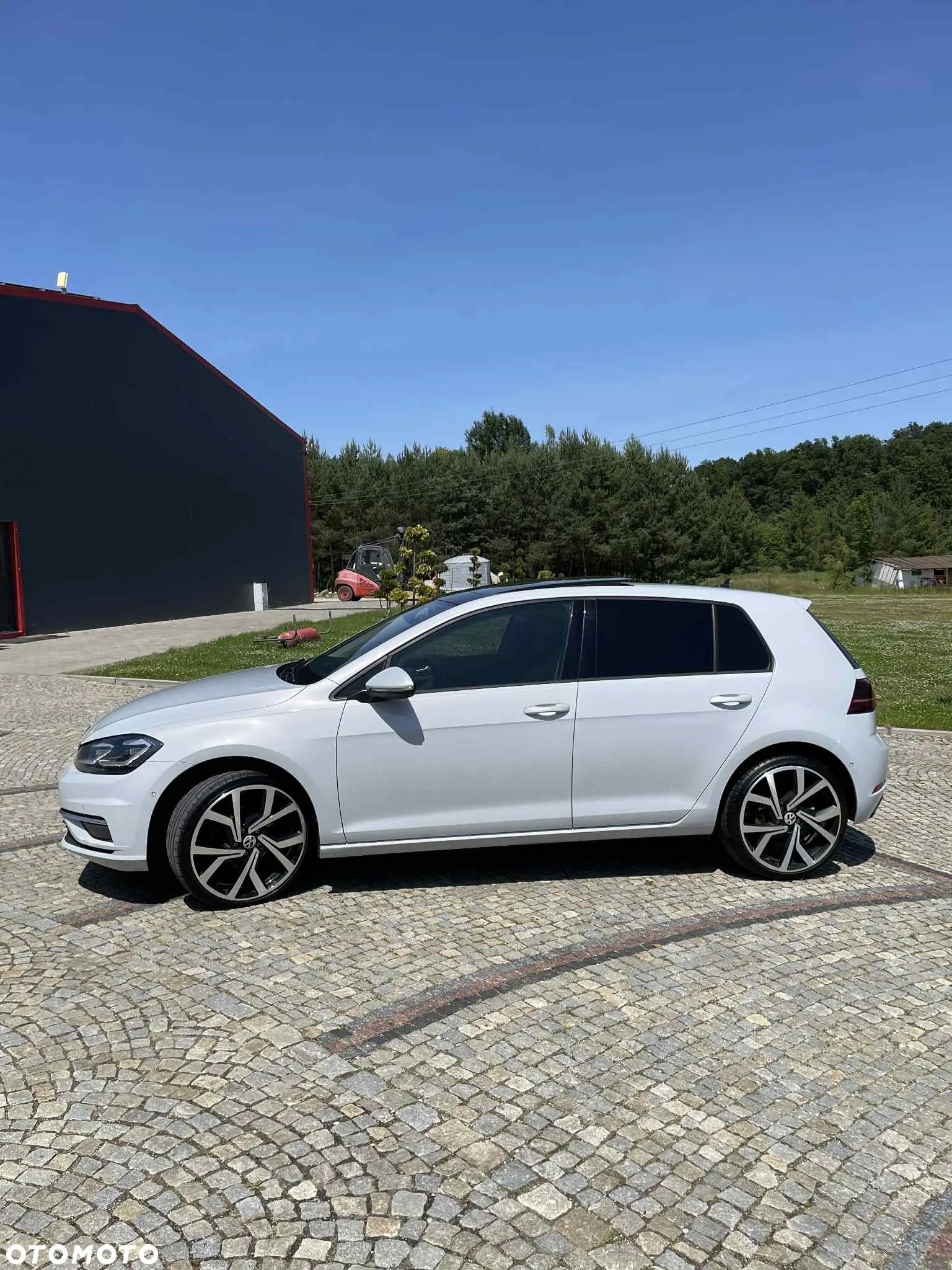 Volkswagen Golf - 1