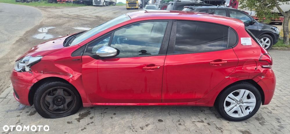 Peugeot 208 1.2 PureTech GPF Signature S&S - 8