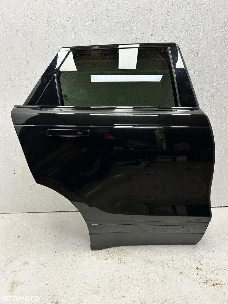 Drzwi prawe prawy tył Land Rover Range Rover Velar L560 Santorini black LRC820 - 1