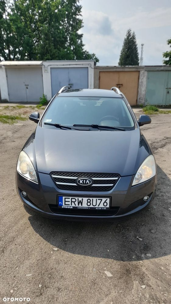 Kia Ceed - 10