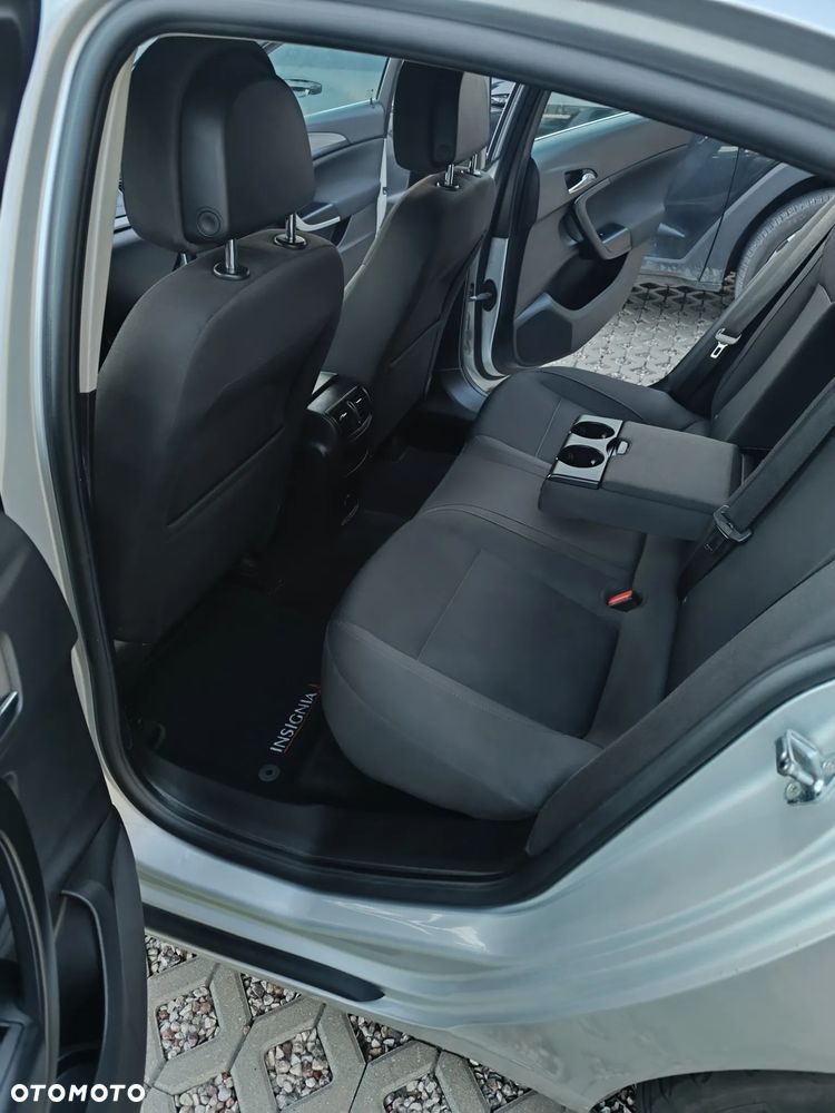 Opel Insignia 1.8 - 12