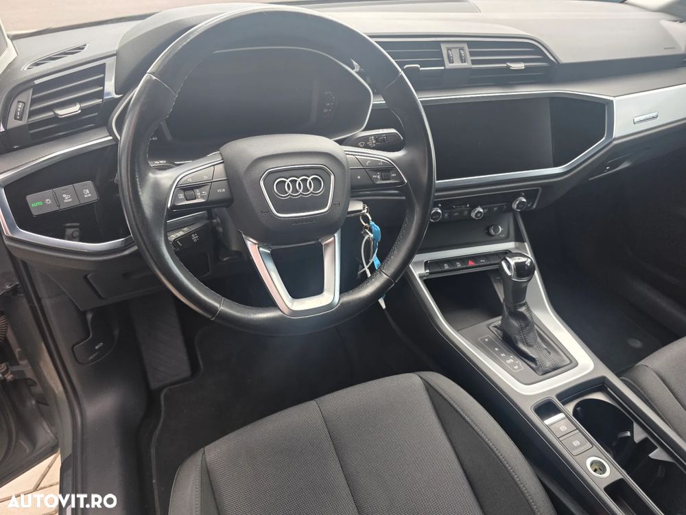 Audi Q3 2.0 35 TDI S tronic Advanced - 12