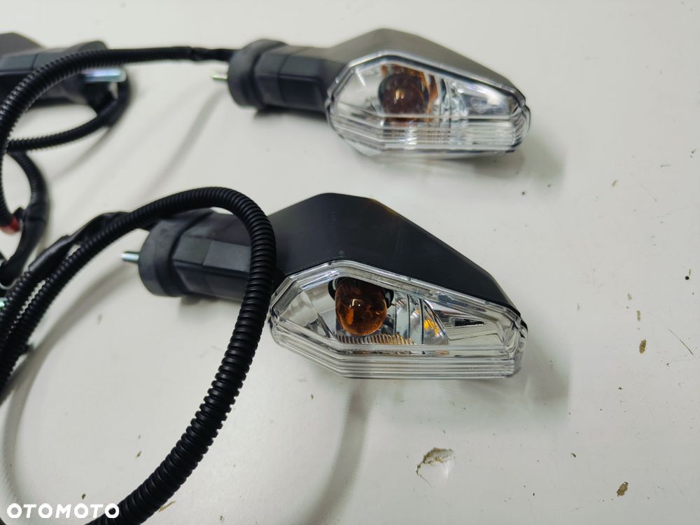 Komplet Kierunkowskazów Suzuki GSX8S,GSX8R - 2