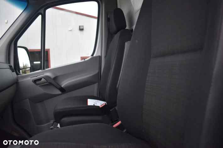 Mercedes-Benz Sprinter - 18