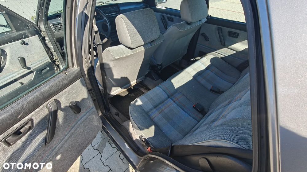 Volkswagen Golf - 26
