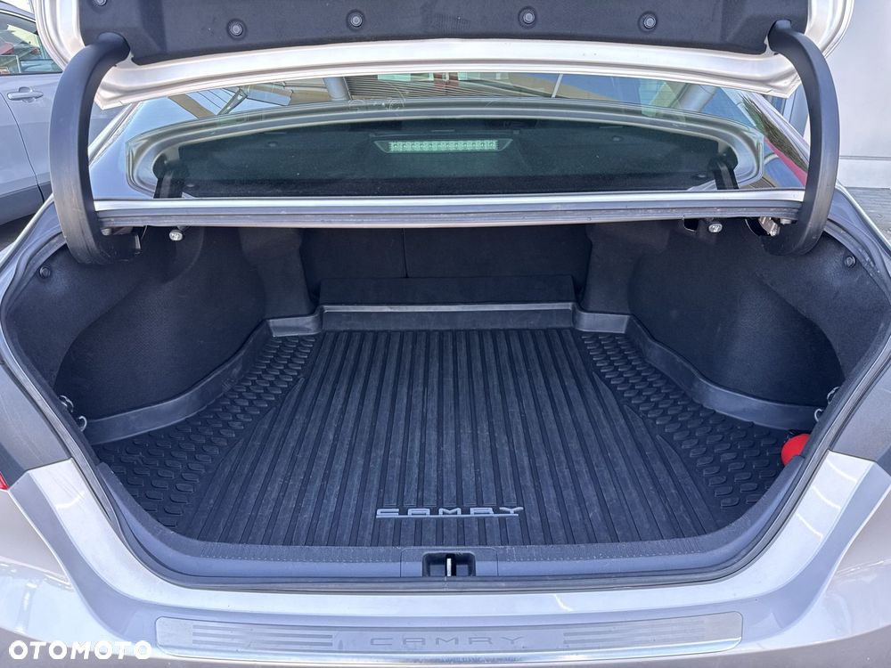 Toyota Camry 2.5 Hybrid Comfort CVT - 19