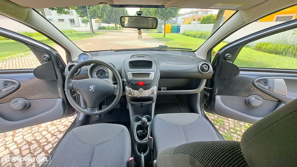 Peugeot 107 1.0 Trendy - 9