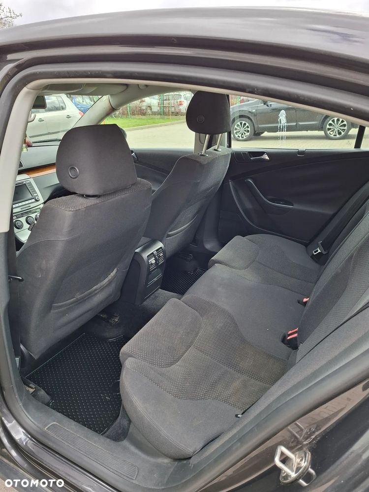 Volkswagen Passat 2.0 TDI DPF Highline - 6