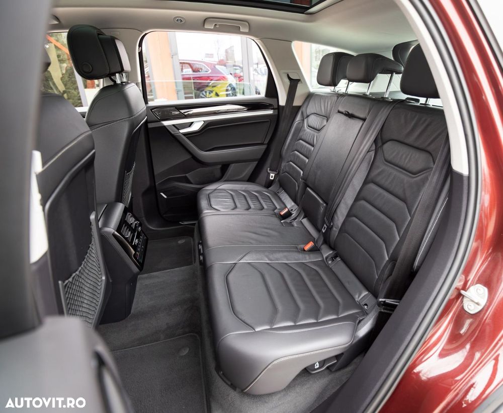 Volkswagen Touareg 3.0 V6 e-Hybrid 4Motion Aut. R - 18