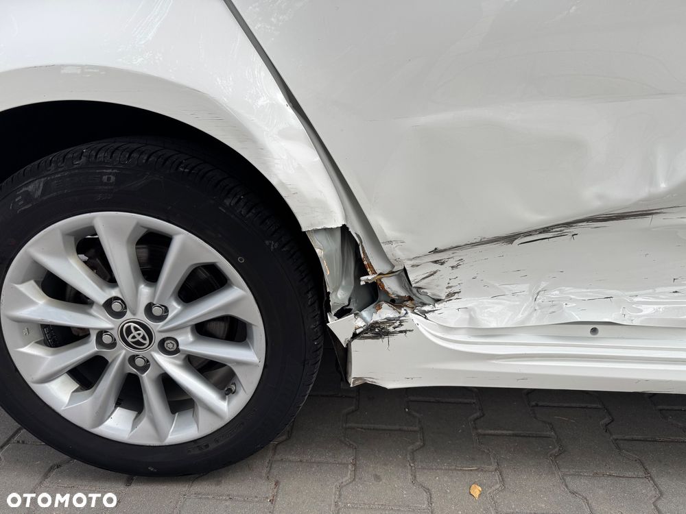 Toyota Corolla 1.8 Hybrid Comfort - 13