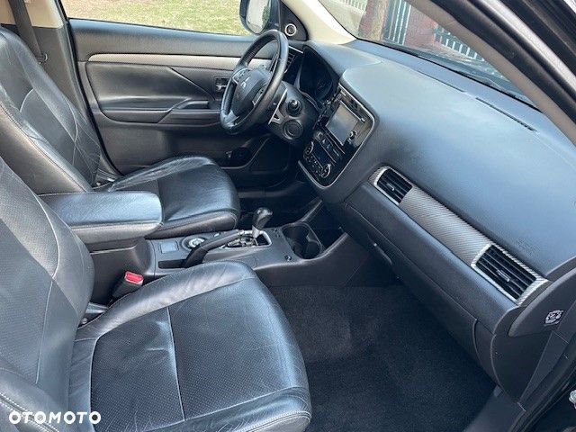 Mitsubishi Outlander 2.0 Intense + - 23