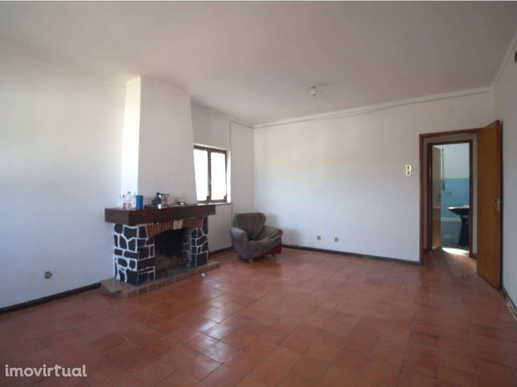 Moradia T4 com terreno a 10 minutos de Coimbra - Grande imagem: 2/23