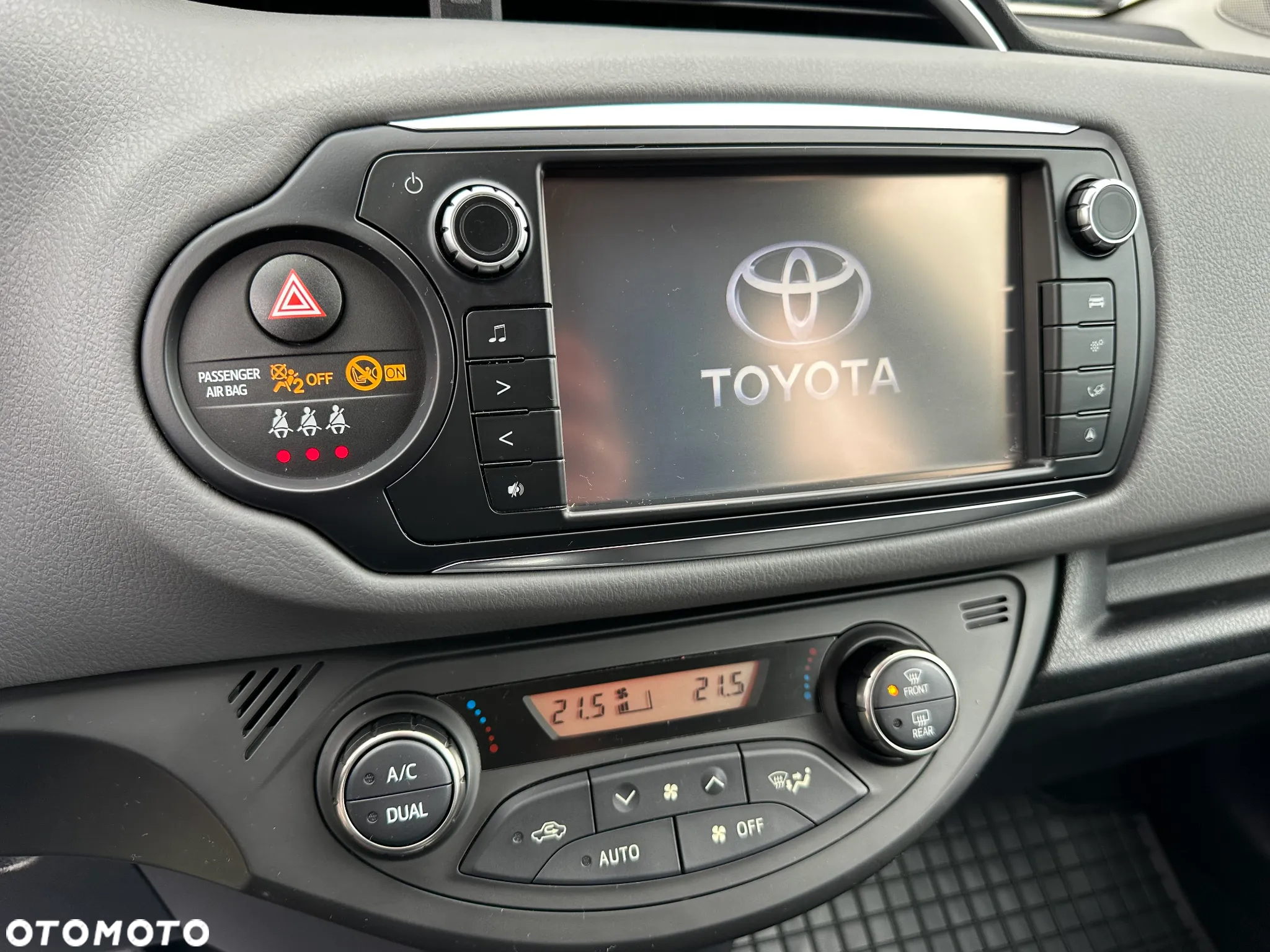 Toyota Yaris 1.33 Premium - 23