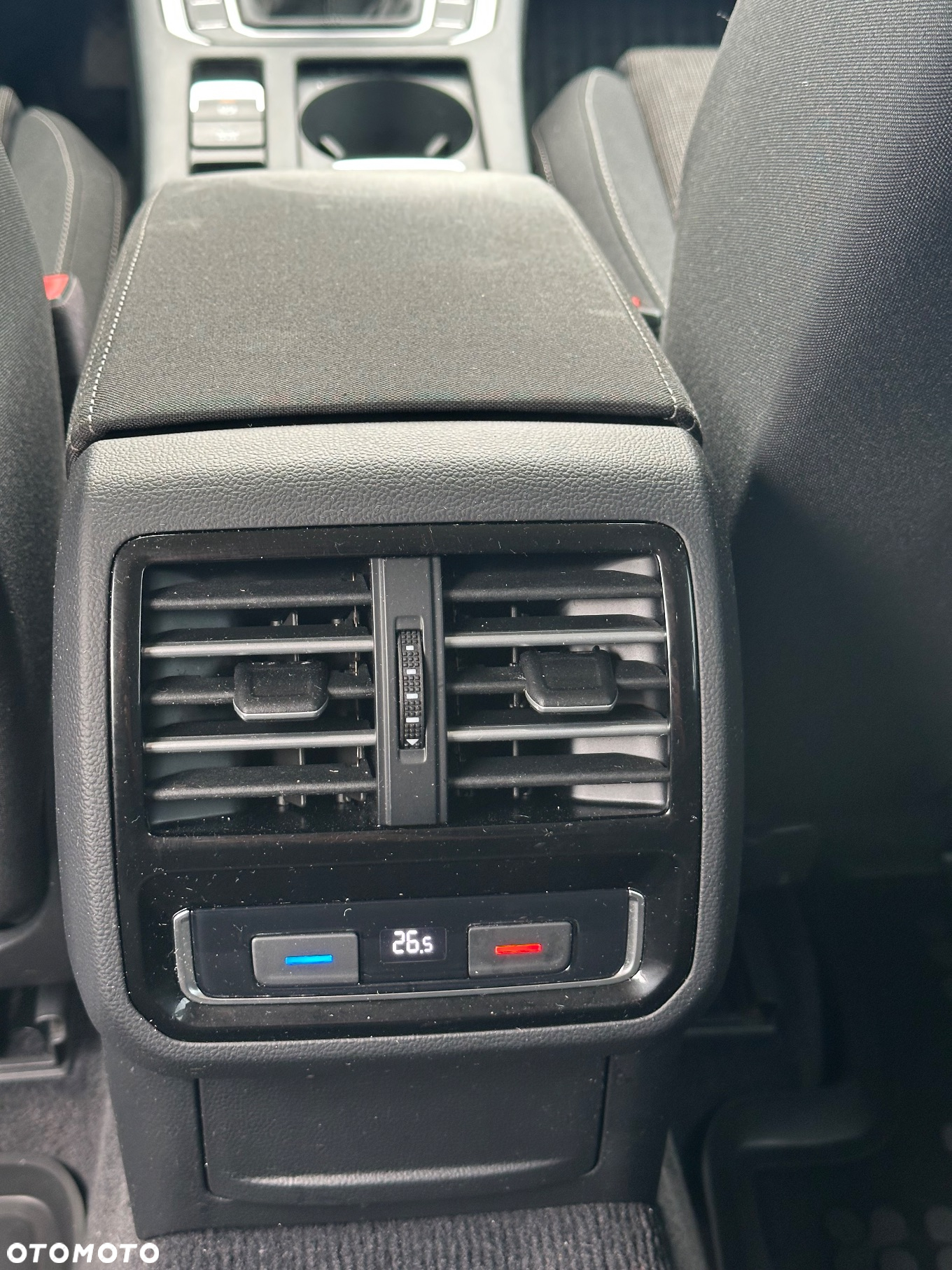 Volkswagen Passat 2.0 TDI SCR Comfortline - 9