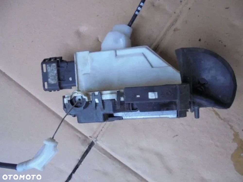 PEUGEOT 3008 I 09-16 1.6 E- HDI ZAMEK DRZWI LEWY PRZÓD - 2