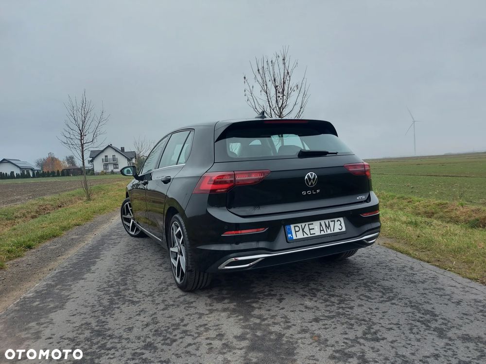 Volkswagen Golf - 10