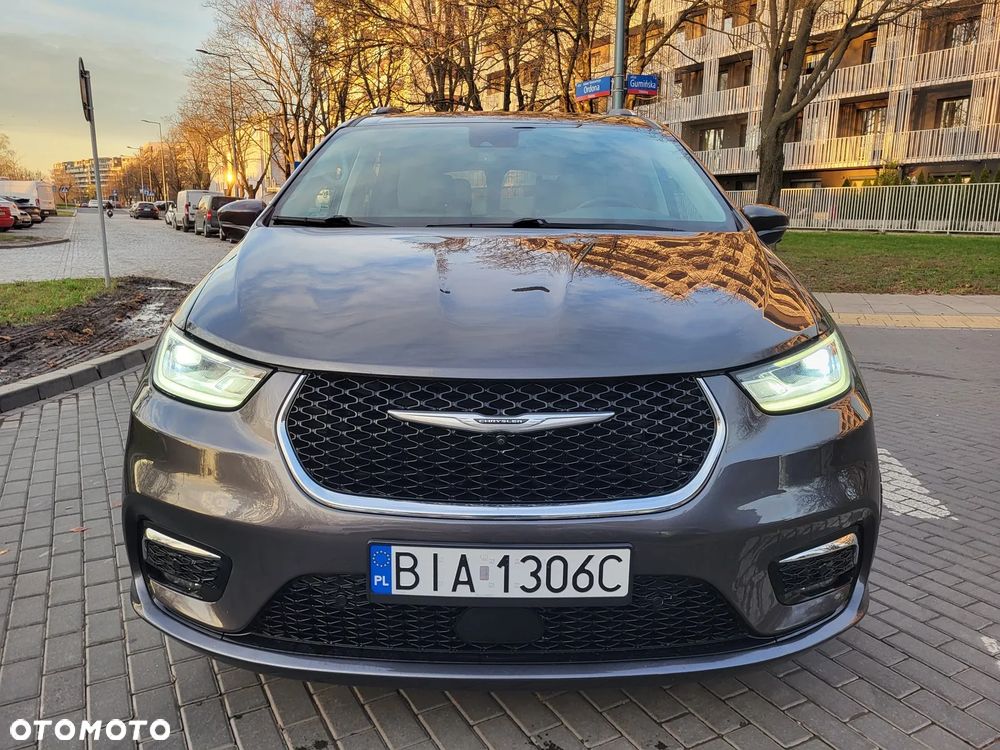 Chrysler Pacifica - 2
