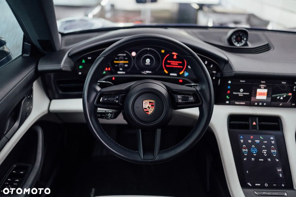 Porsche Taycan 4S Cross Turismo - 22