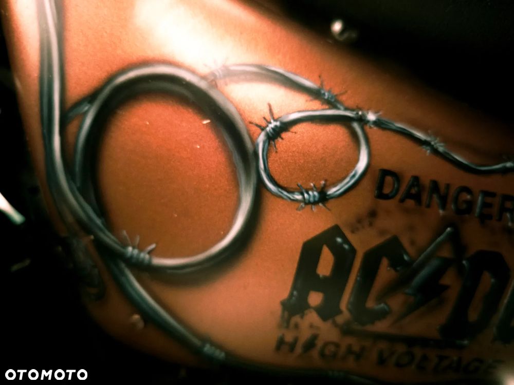 Suzuki Intruder - 11