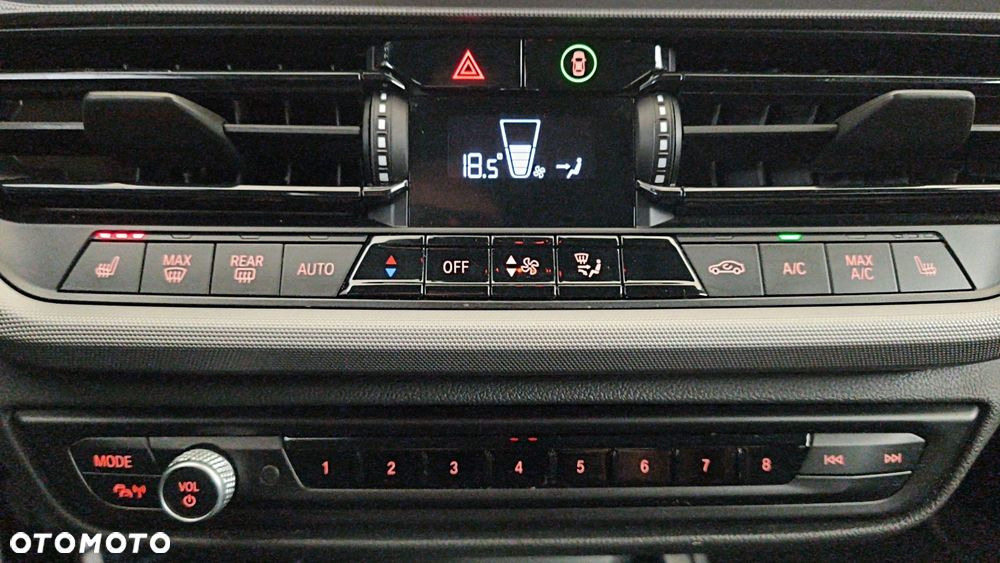 BMW Seria 1 118i Advantage - 24