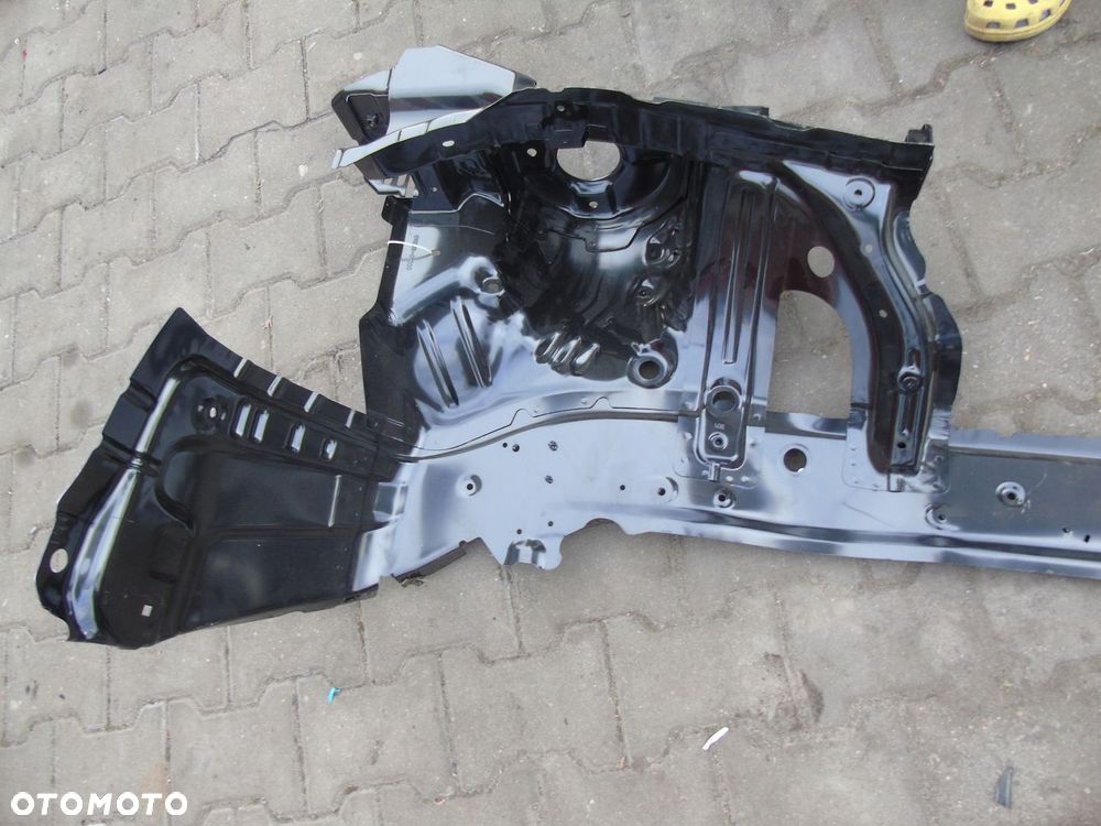 Kia Ceed podłużnica kielich 64502-J7500 - 2