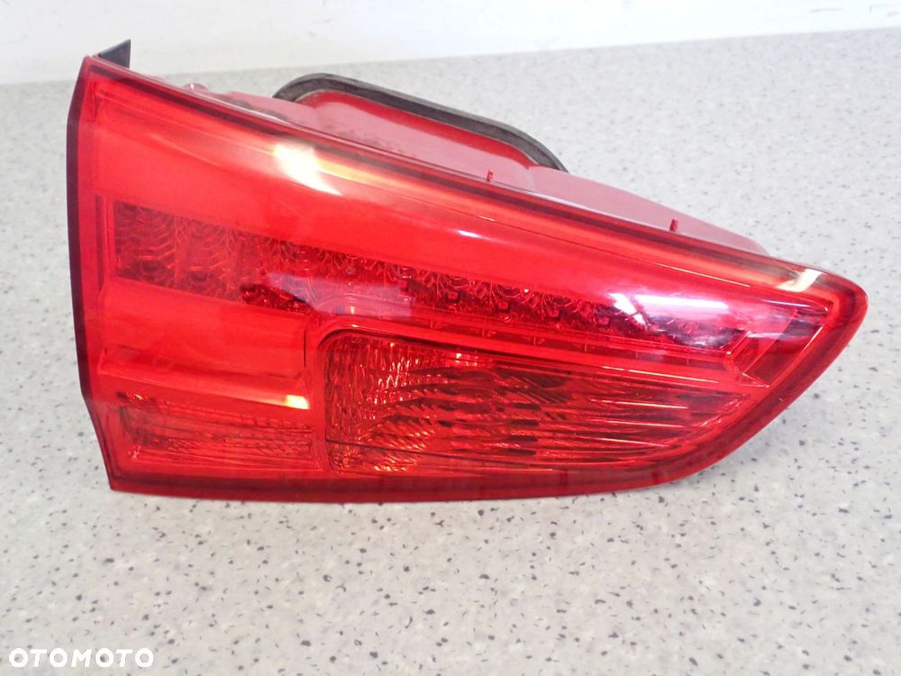 KIA CEED II KOMBI SW 12-15 LAMPA TYLNA LEWA W KLAPĘ - 2