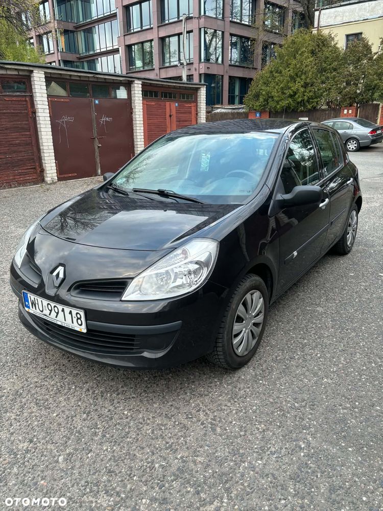 Renault Clio 1.2 16V Campus - 1