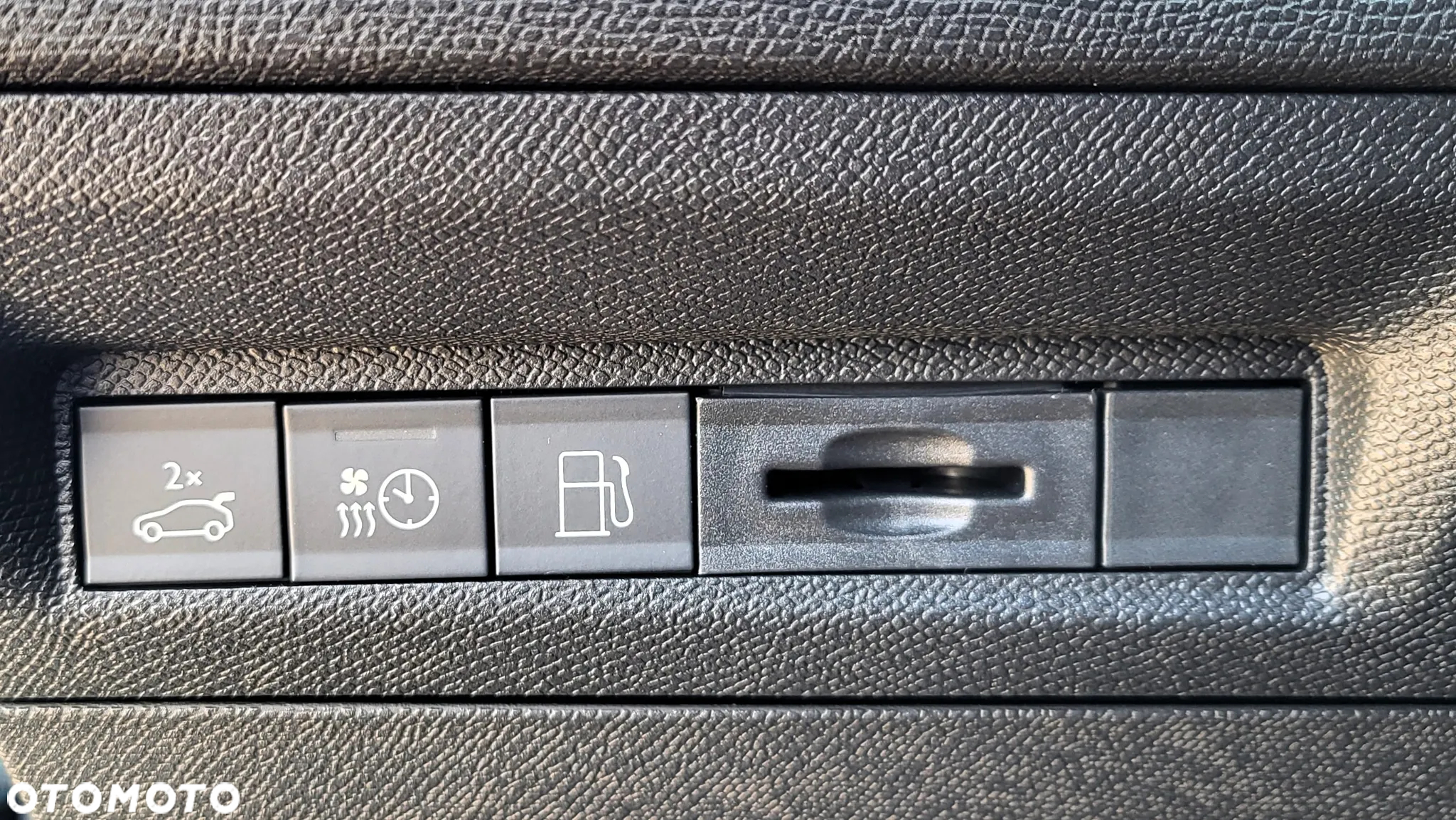 Peugeot 308 1.6 Hybrid PHEV GT Pack EAT8 - 21