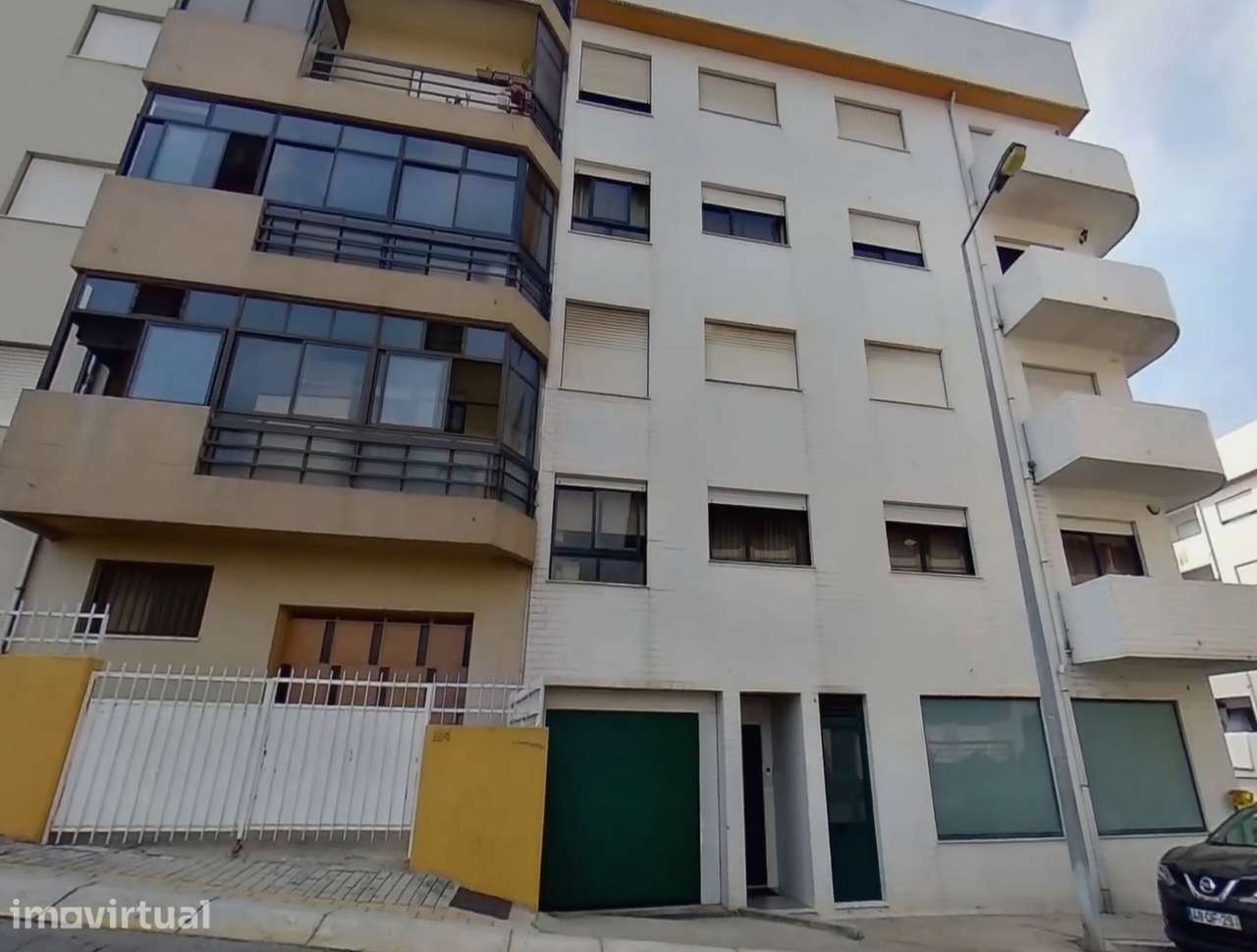 Apartamento T1 com varanda e garagem em Rio Tinto - Grande imagem: 5/17
