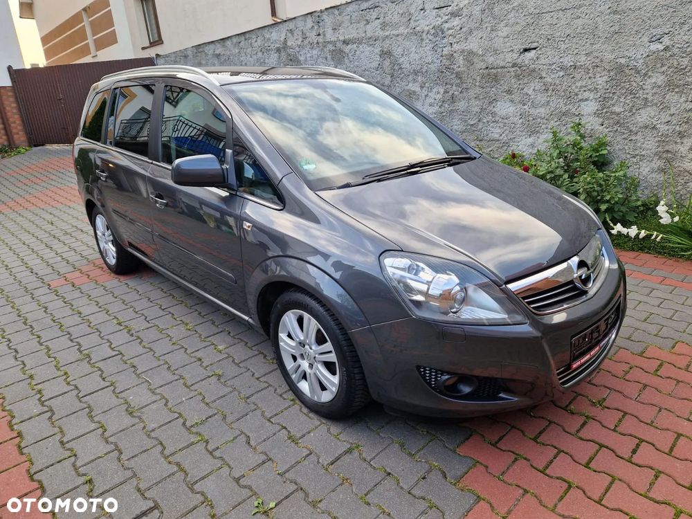Opel Zafira 1.8 Cosmo Easytronic - 4