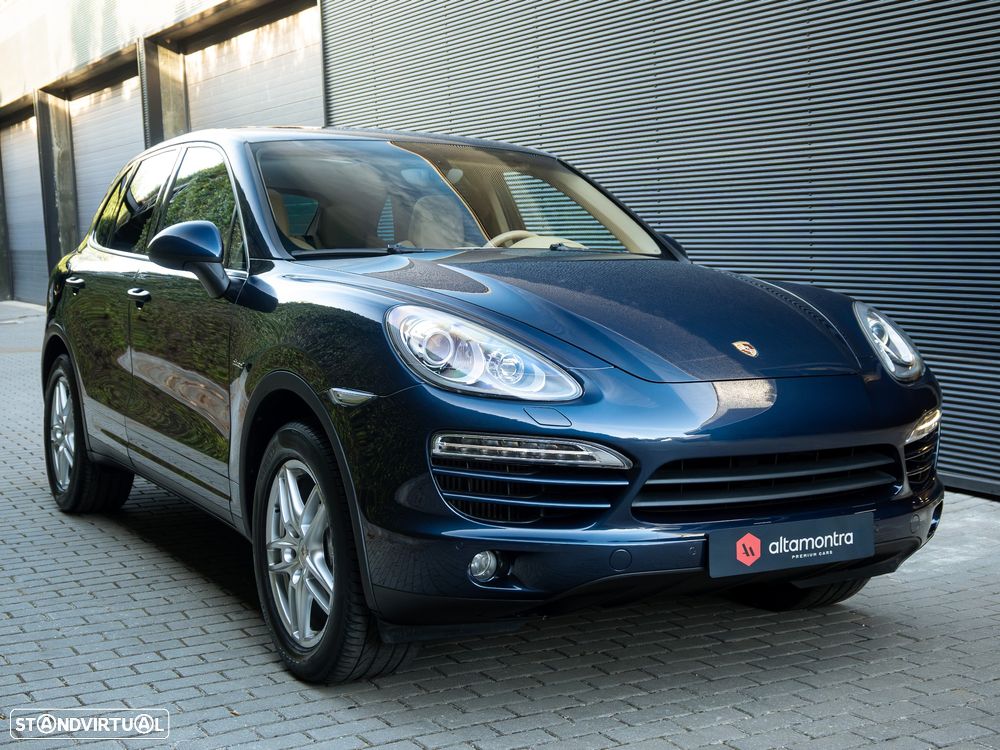 Porsche Cayenne 2012 photo 2