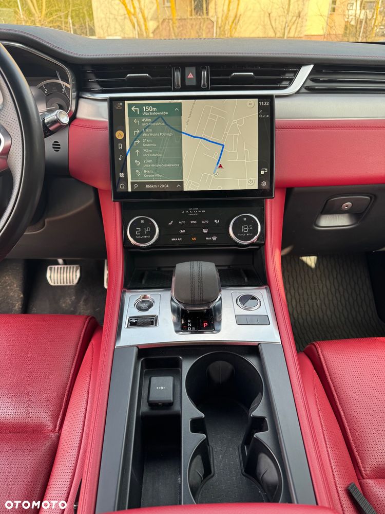 Jaguar F-Pace D300 AWD R-Dynamic SE 90th Anniversary Edition - 35