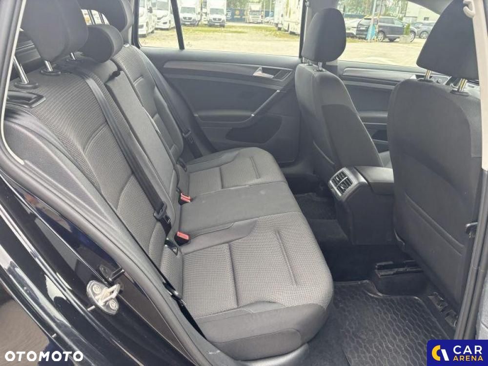 Volkswagen Golf - 23