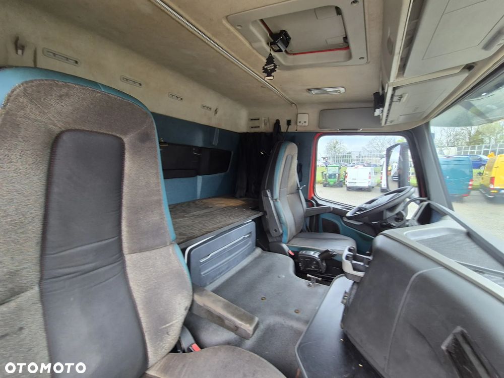 Volvo FM 330 / SKRZYNIA / HDS HIAB 840KG / KABINA SYPIALNIANA / AUTOMAT / HAK - 31