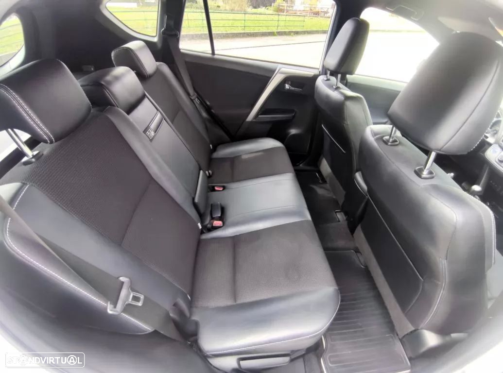 Toyota RAV4 2.5 HSD Comfort+P.Sport - 12