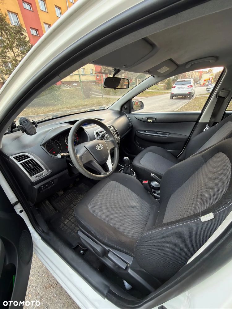 Hyundai i20 1.1 CRDi Classic + - 6