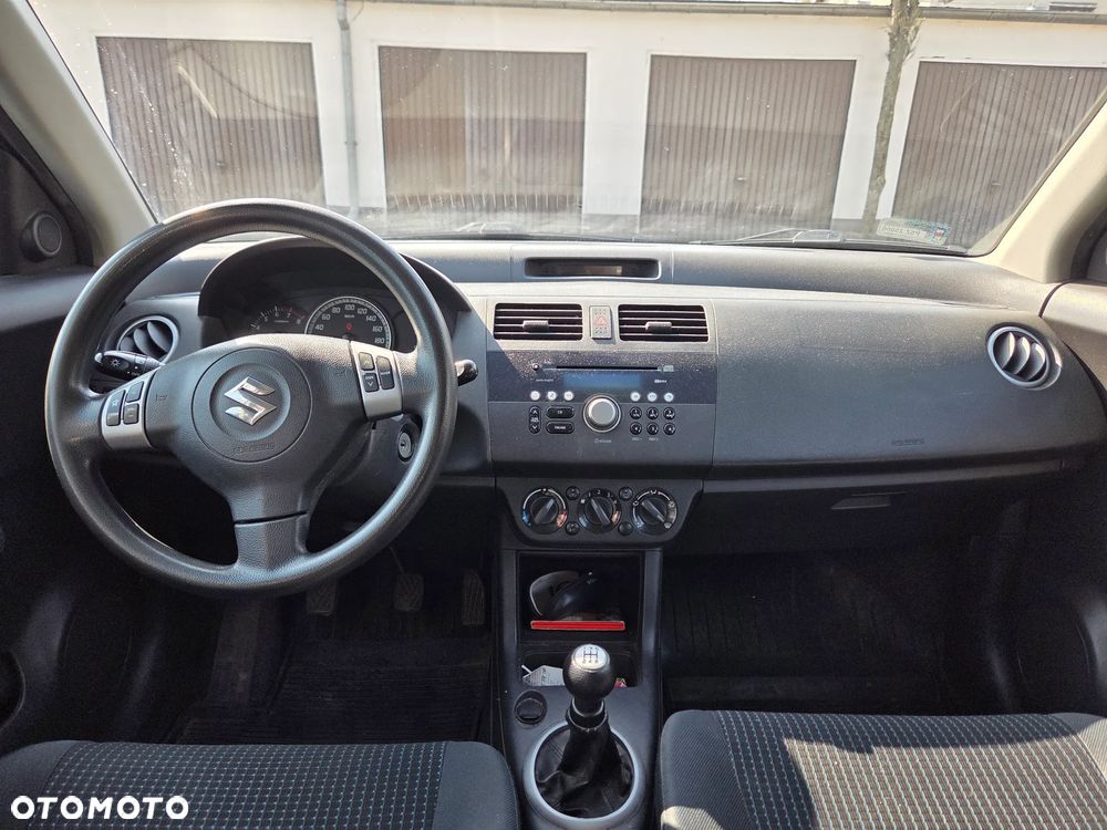Suzuki Swift - 8