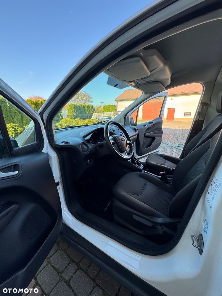 Ford Transit Courier - 9