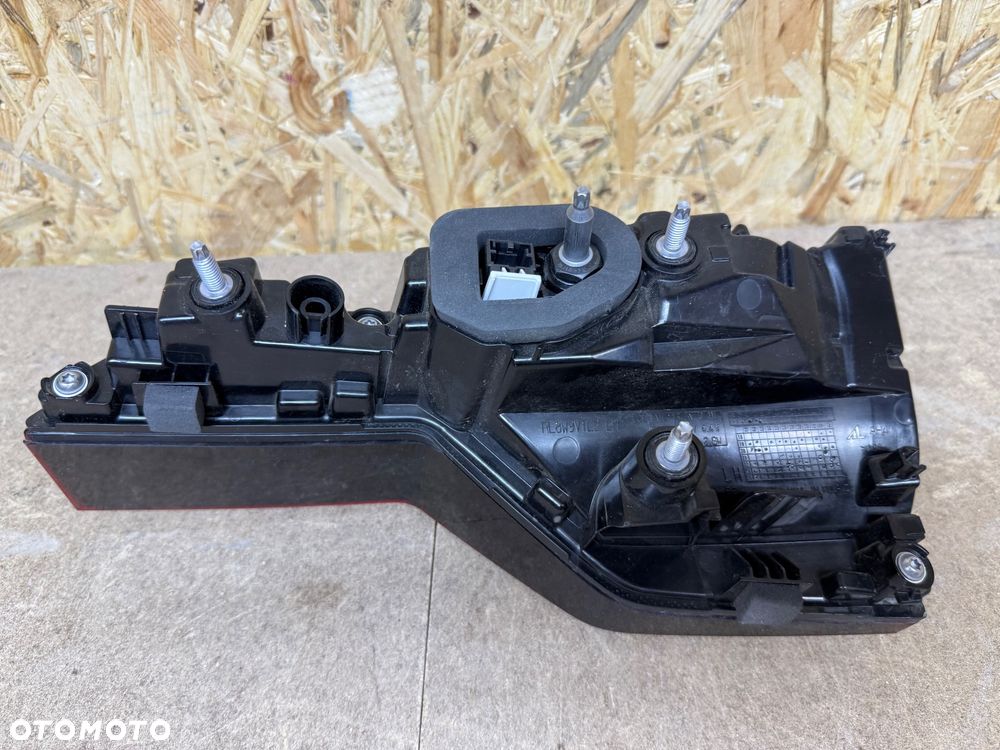 LAMPA TYŁ LEWA W KLAPĘ AUDI A4 B9 LIFT LED 8W9945075AA - 2