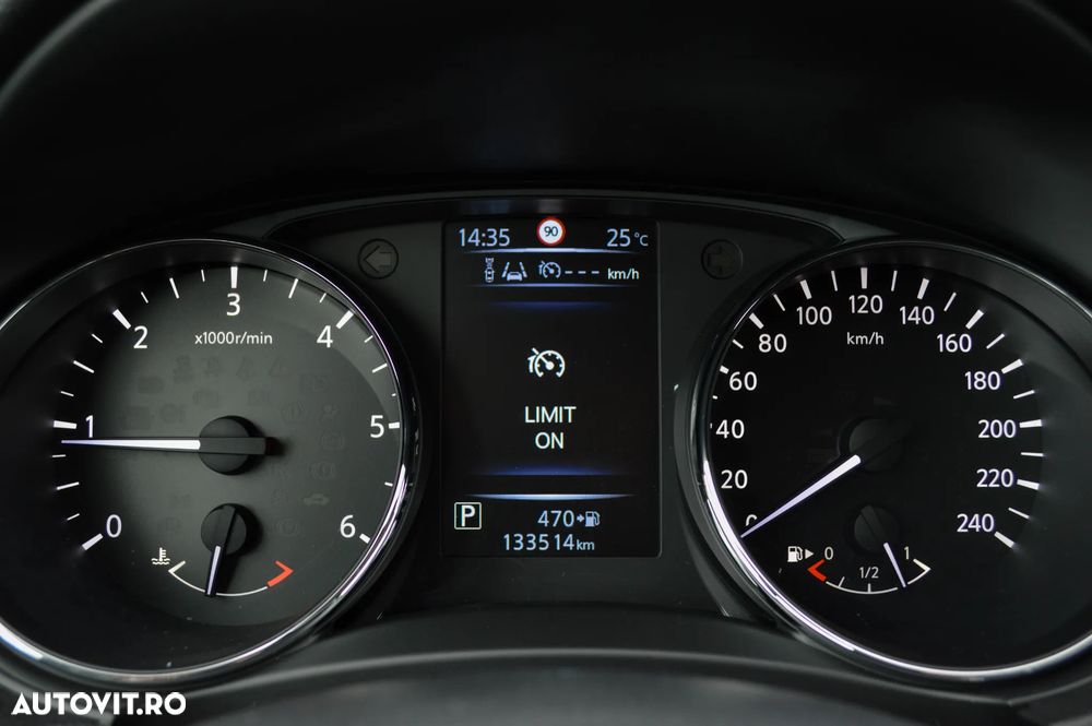 Nissan Qashqai 1.6 DCI Start/Stop X-TRONIC Tekna - 22