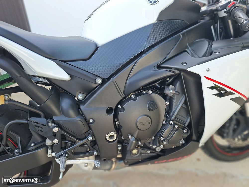 Yamaha YZF - 11