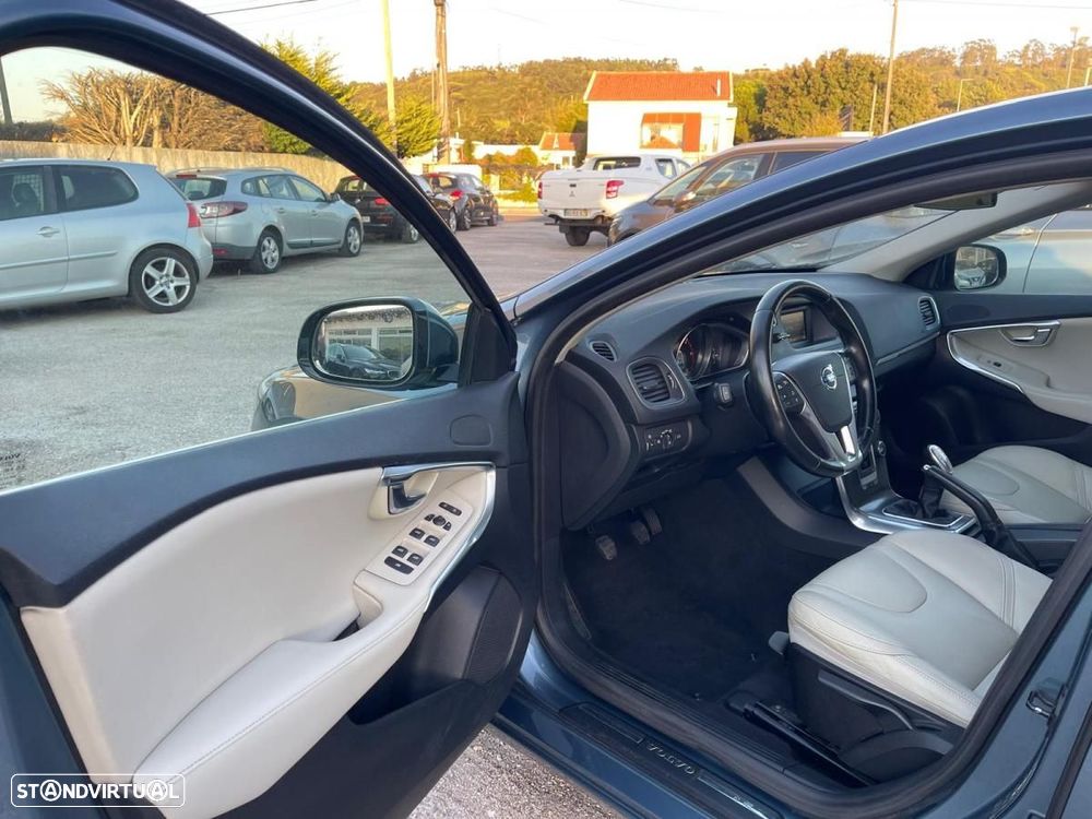 Volvo V40 1.6 D2 Summum - 10