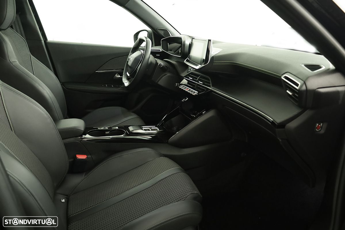 Peugeot e-2008 50 kWh GT - 21